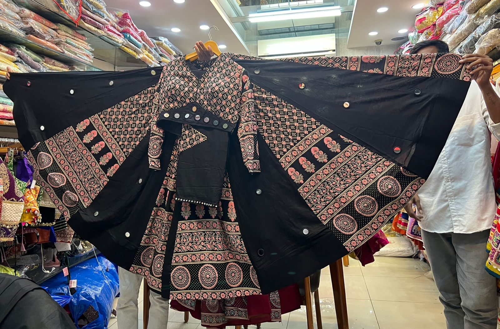 KC Ajarakh Miror Boota