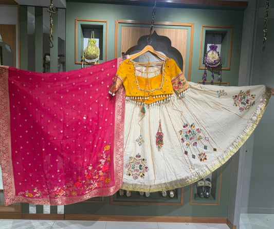 NVC Choli Mirror